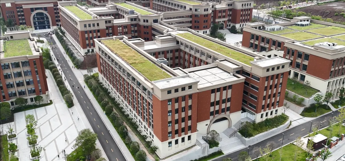 重庆八中两江花石实验学校校园照片3