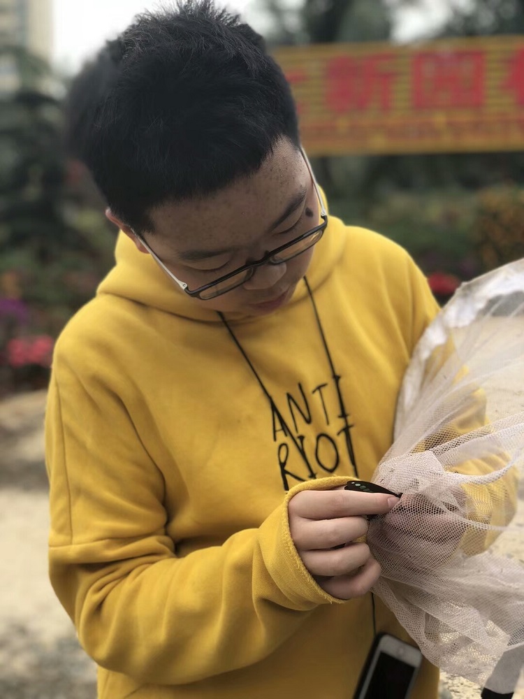 胡瑞麒同学生活照.jpg