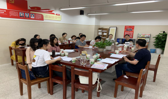 英语组公开课简报1130.png